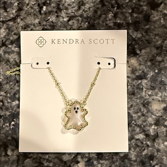 Kendra Scott Jewelry - Kendra Scott Gold Necklace with Cream Pearl Ghost Pendant
